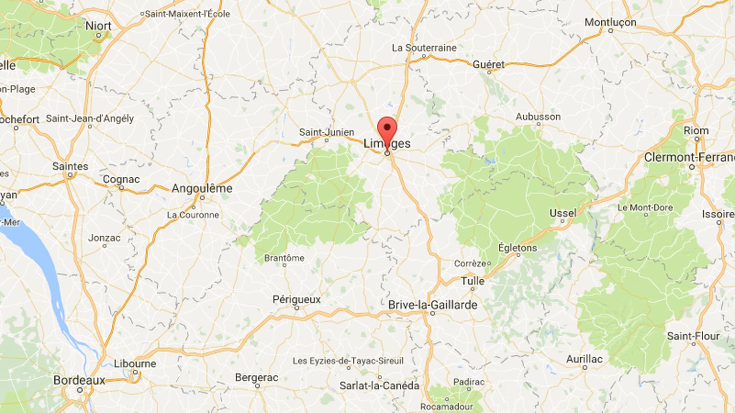 Arrivés à la porte du domicile, les policiers comprennent qu'il n'y avait aucun différend familial. 