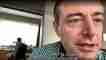 te Nouvelle Alliance flamande, Bart De Wever, a été confondu par un miroir situé derrière lui pendant l'interview.