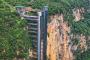 u Yunnan, en Chine, un ascenseur géant de 288 mètres a changé la vie de nombreux enfants.