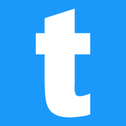 Il charge sa Tesla Model 3 avec des panneaux solaires sur une remorque