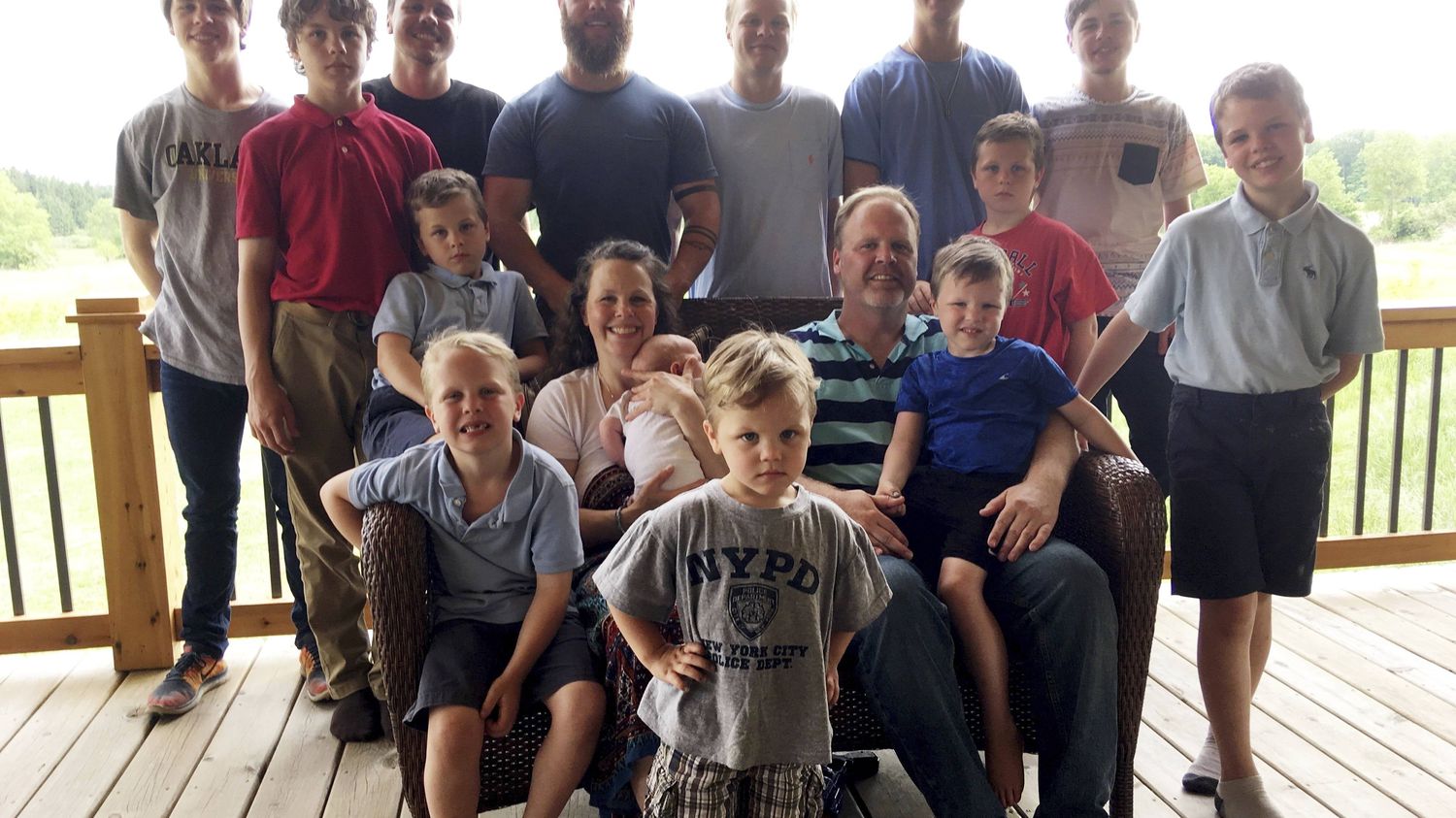 La famille Schwandt pose à Lakeview (Michigan), le 30 mai 2018. La famille Schwandt pose à Lakeview (Michigan), le 30 mai 2018.